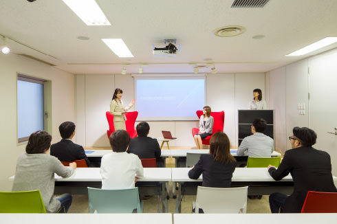 2名から49名用までビジネスシーンに合わせた様々な会議室