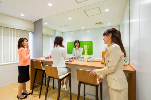 商談の前のちょっとした利用に最適なパウダールーム