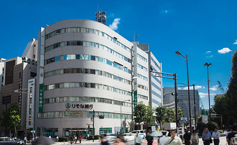 明るい内装 種類豊富な会議室